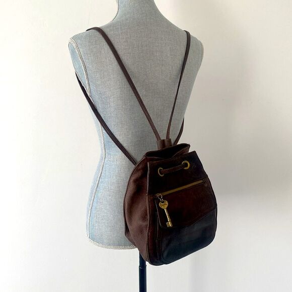 Vintage Fossil Dark Brown Leather Backpack Crossbody Bag Key Charm Boho Casual - Picture 1 of 15